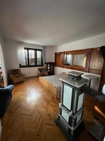 Katrina טיהאני