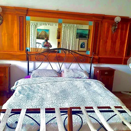 Πανσιόν Katrina *